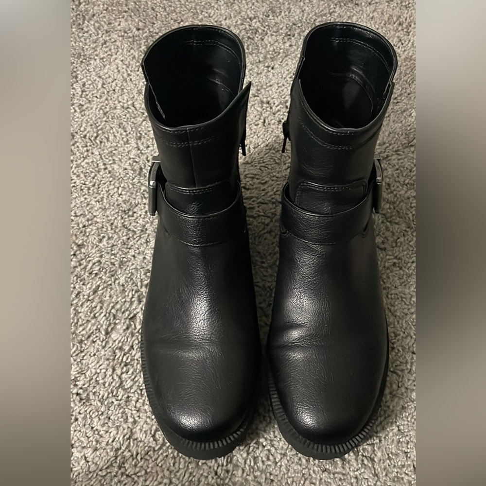 Zodiac womans boots